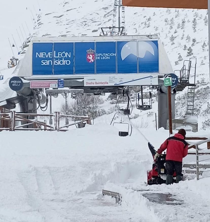 San Isidro y Valle Laciana-Leitariegos inauguran la temporada invernal este viernes